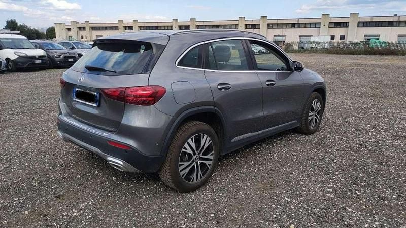 Usata Mercedes GLA250 Advanced 163 CV (119 kW) 2023 Grigio scuro SUV