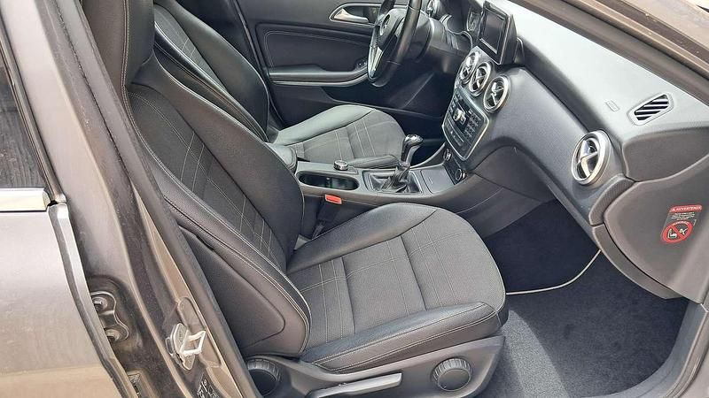 Käytetty Mercedes A200 136 HP (100 kW) 2013 Harmaa Sedan