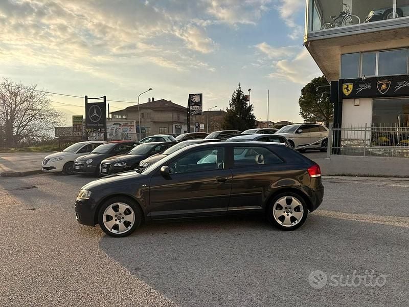 Usata Audi A3 Ambition 105 CV (77 kW) 2006 Grigio Utilitaria