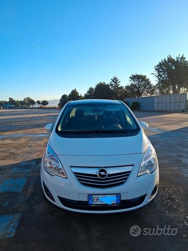 Bianco Usata 2012 Opel Meriva Monovolume | 5000 € (Ottimo prezzo) - Immagine 1/4