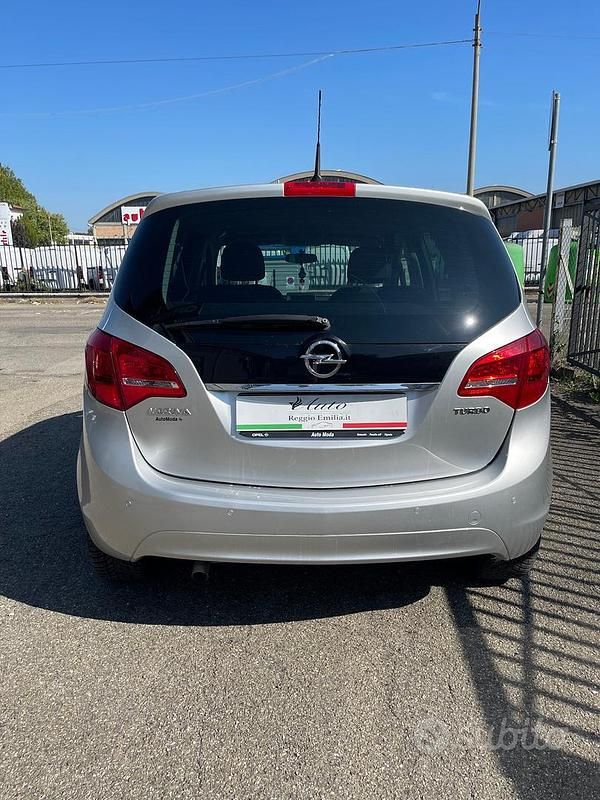 Usata Opel Meriva Cosmo 120 CV (88 kW) 2011 Grigio Monovolume