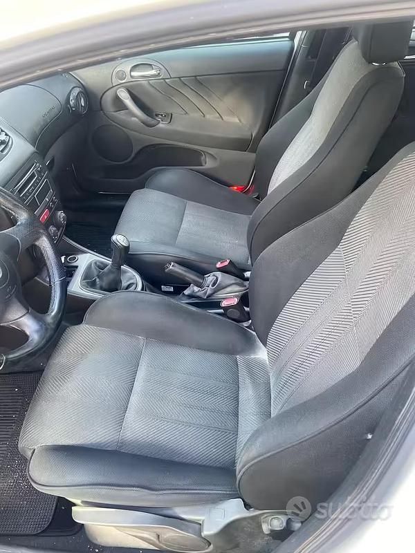 Usata Alfa Romeo 147 104 CV (76 kW) 2009 Bianco Utilitaria