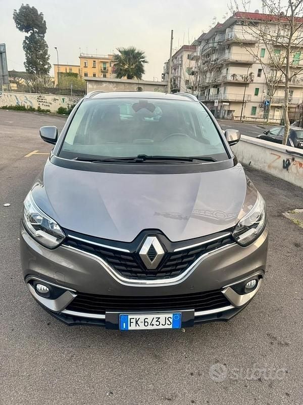 Usata Renault Grand Scénic 130 CV (95 kW) 2017 Grigio Monovolume