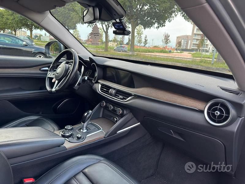Usata Alfa Romeo Stelvio 280 CV (205 kW) 2017 Grigio SUV