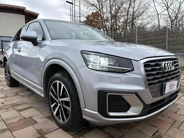 Usata Audi Q2 Comfort 116 CV (85 kW) 2019 Argento SUV