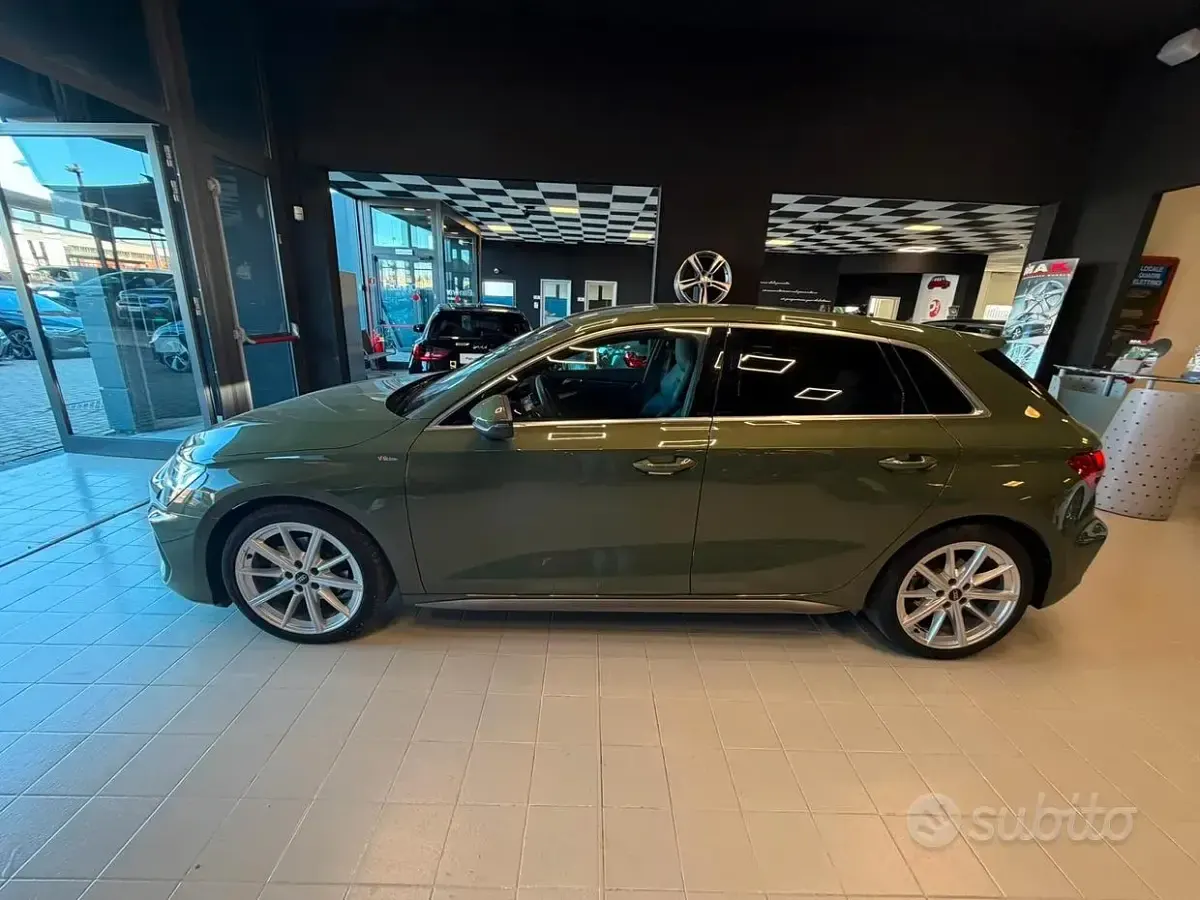 Usata Audi A3 Comfort 204 CV (150 kW) 2025 Verde Berlina