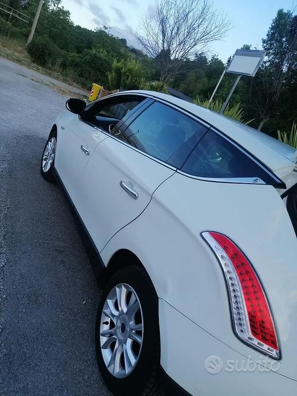 Usata Lancia Delta 105 CV (77 kW) 2012 Bianco Utilitaria