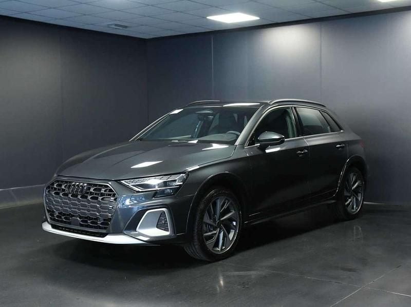 Nuova Audi A3 Ambiente 150 CV (110 kW) 2025 Grigia Berlina
