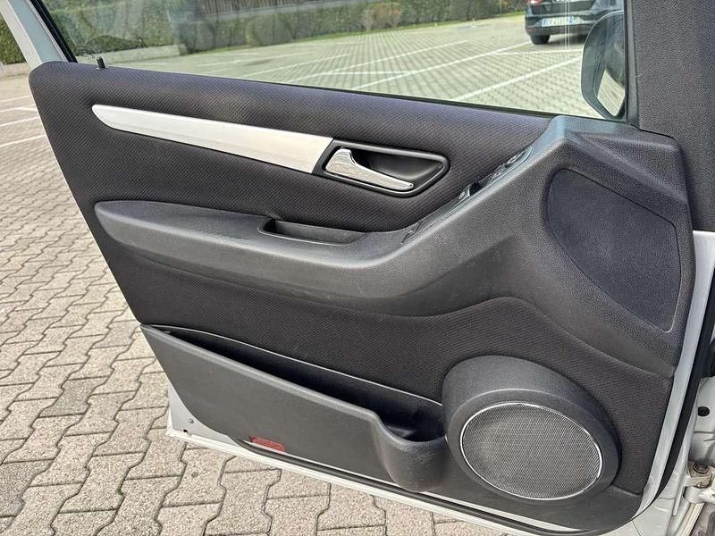 Usata Mercedes B180 109 CV (80 kW) 2006 Argento Monovolume