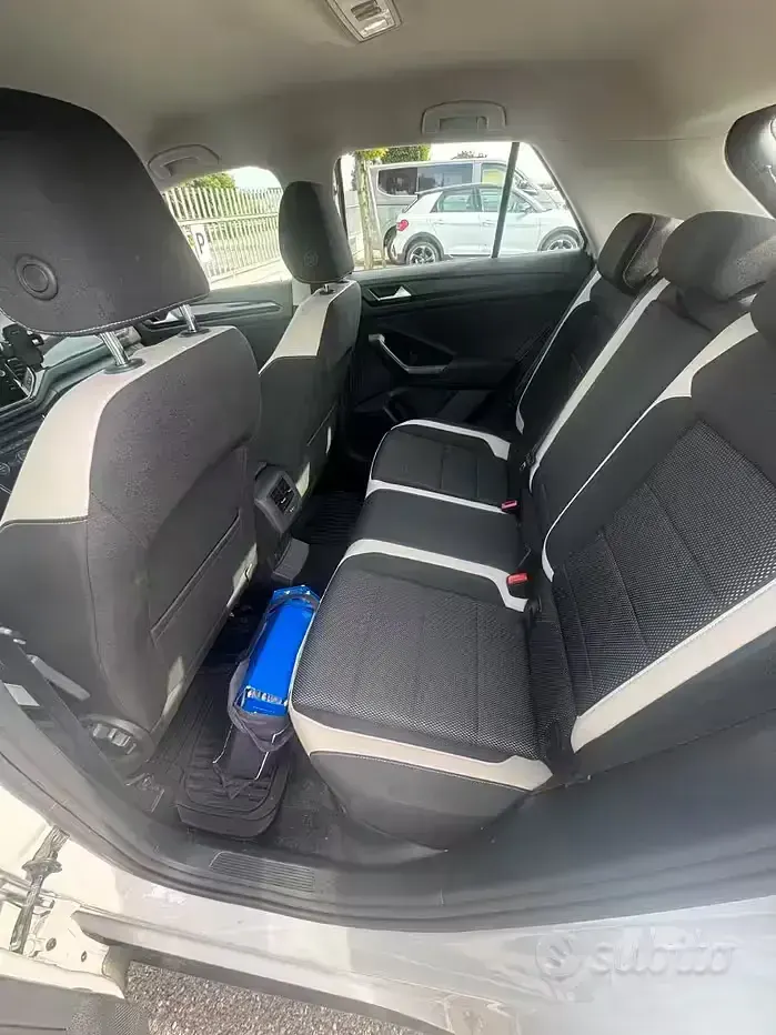 Usata VW T-Roc 150 CV (110 kW) 2020 Grigio SUV