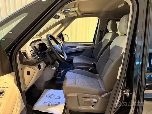 Begagnad VW Multivan 150 HK (110 kW) 2025 Svart Van