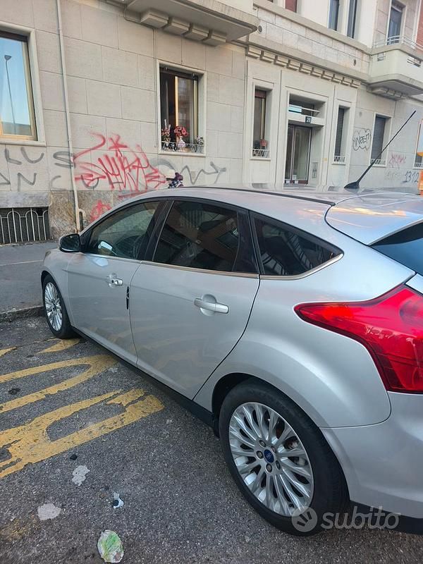 Usata Ford Focus 150 CV (110 kW) 2012 Grigio Berlina