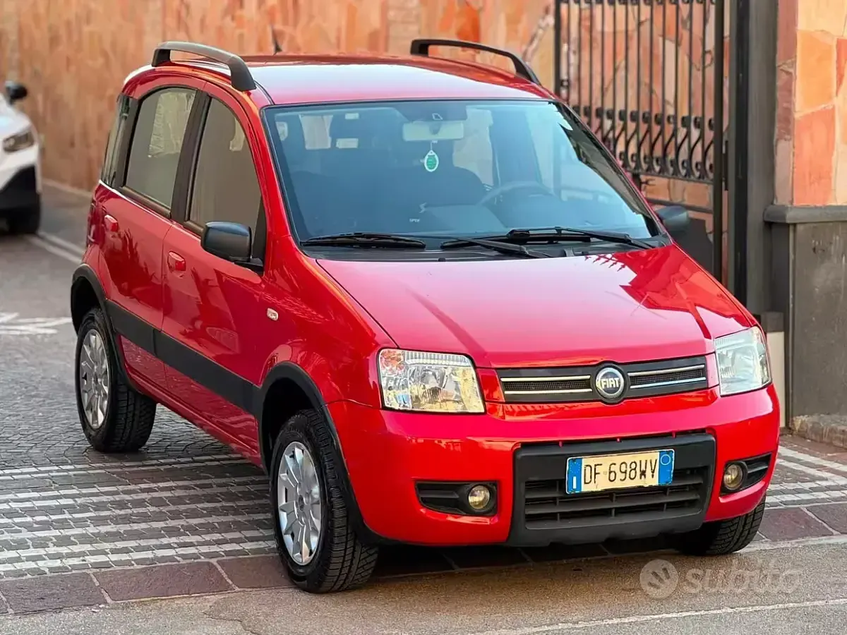 Usata Fiat Panda 4x4 Climbing 60 CV (44 kW) 2007 Rosso Utilitaria