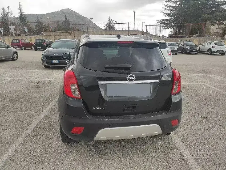 Usata Opel Mokka 140 CV (102 kW) 2015 Nero SUV