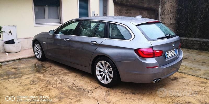 Grigio Usata 2010 BMW 520 Station wagon | 7000 € (Ottimo prezzo) - Immagine 1/4