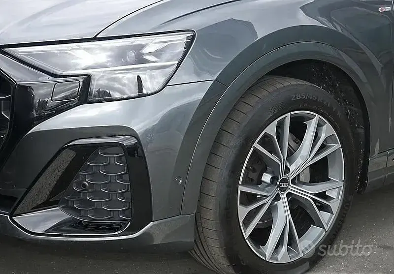 Usata Audi Q8 S-Line 286 CV (210 kW) 2025 Grigio SUV