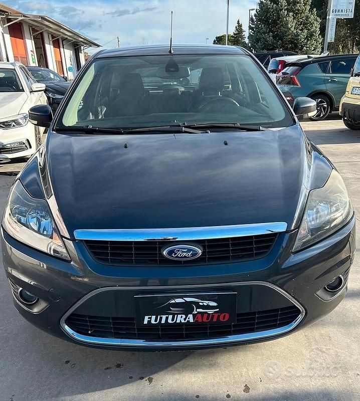 Usata Ford Focus 108 CV (79 kW) 2009 Grigio Berlina