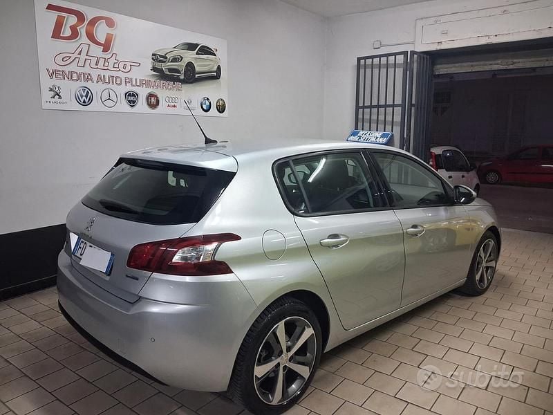 Usata Peugeot 308 99 CV (72 kW) 2016 Grigio Berlina