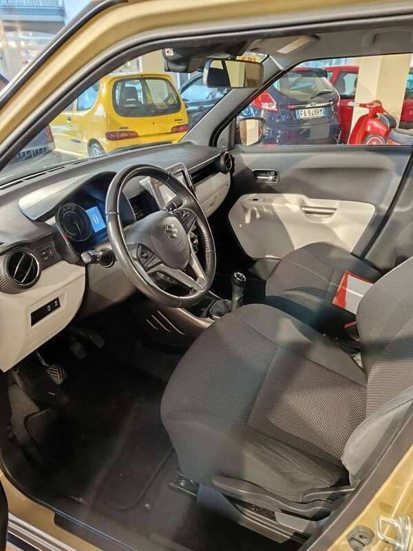 Usata Suzuki Ignis 90 CV (66 kW) 2018 Oro Utilitaria