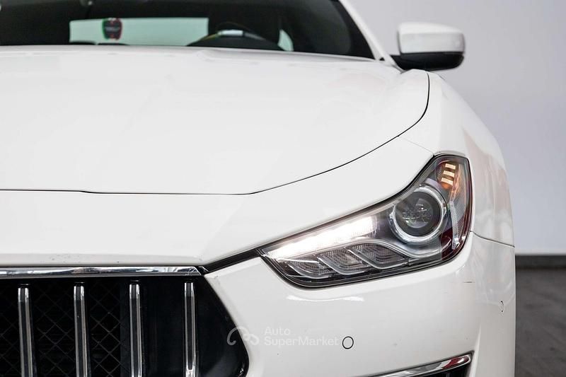 Usata Maserati Ghibli 330 CV (242 kW) 2022 Bianco Berlina