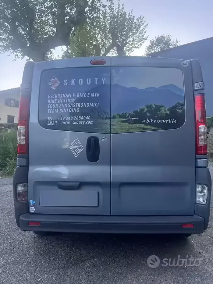 Usata Opel Vivaro 120 CV (88 kW) 2011 Grigio Monovolume