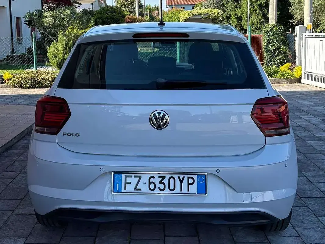 Usata VW Polo Comfortline 95 CV (69 kW) 2020 Argento Utilitaria