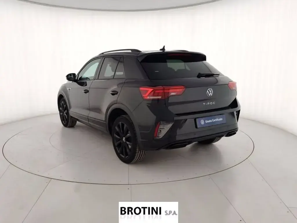 Usata VW T-Roc R-line 110 CV (80 kW) 2023 Nero metallizzato SUV