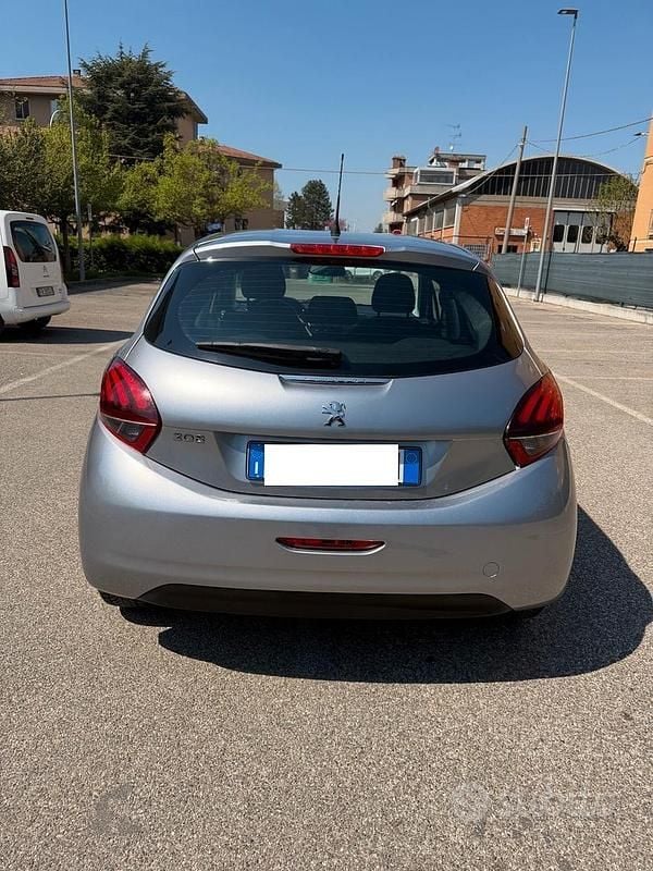 Usata Peugeot 208 102 CV (75 kW) 2019 Grigio Utilitaria