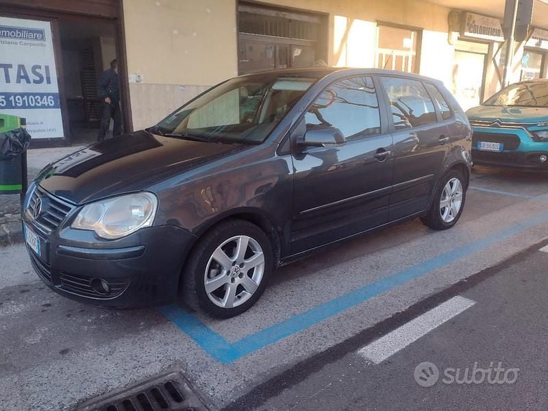 Usata VW Polo Comfortline 80 CV (58 kW) 2005 Grigio Utilitaria