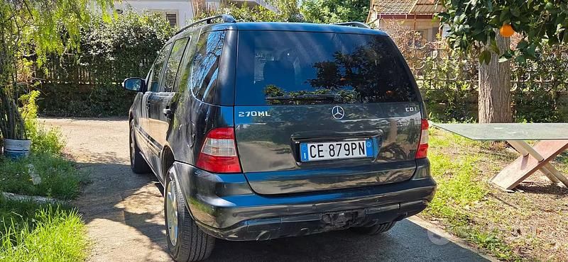 Usado Mercedes ML270 163 CV (119 kW) 2003 Verde SUV