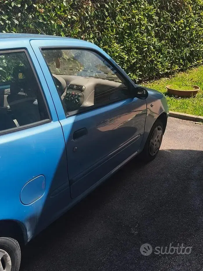 Usata Fiat 600 Active 54 CV (39 kW) 2005 Blu Utilitaria