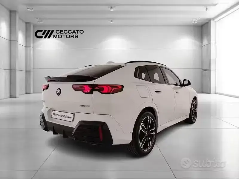 Usata BMW iX2 M Sport 103 kW (141 CV) 2025 Bianco SUV