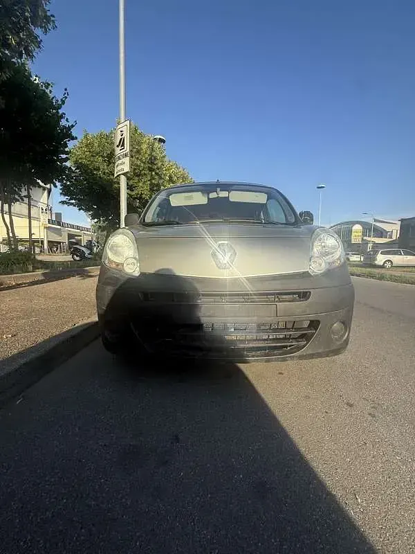 Usata Renault Kangoo 80 CV (58 kW) 2011 Monovolume
