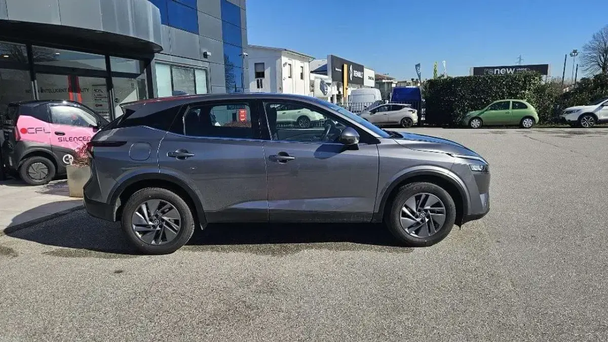 Usata Nissan Qashqai Acenta 140 CV (102 kW) 2021 Grigio SUV