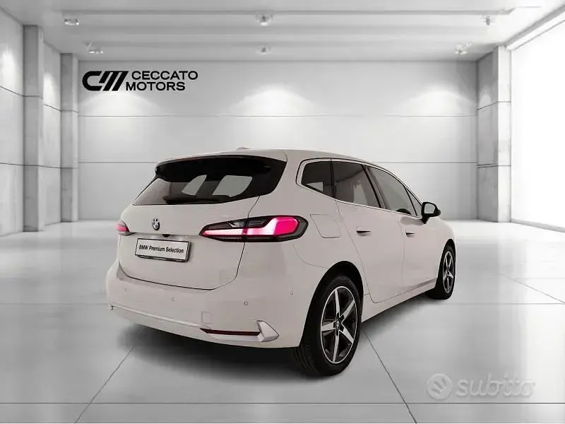 Usata BMW 218 Active Tourer Luxury Line 150 CV (110 kW) 2025 Bianco Monovolume