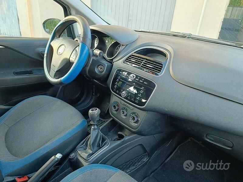 Usata Fiat Grande Punto 77 CV (56 kW) 2012 Blu Utilitaria