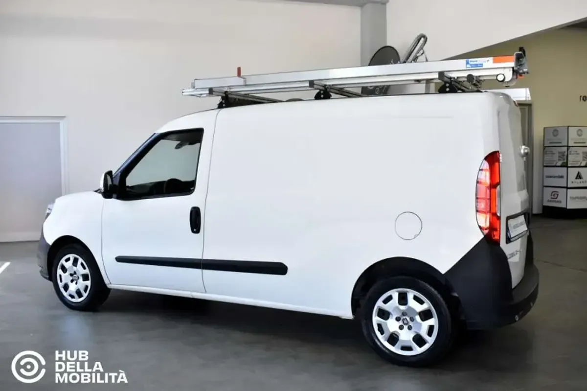 Usata Fiat Doblò 120 CV (88 kW) 2018 Bianco Monovolume