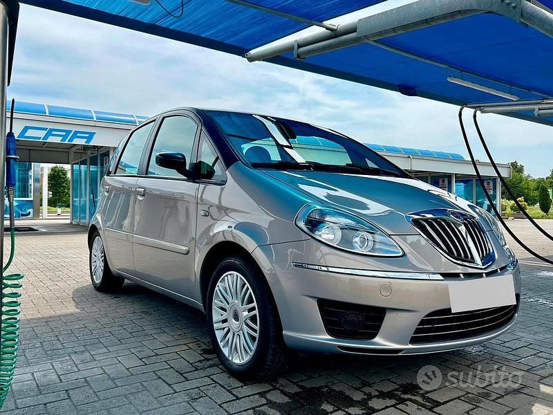 Usata 2012 Lancia Musa Monovolume | 3990 € (Cara) - Immagine 1/4