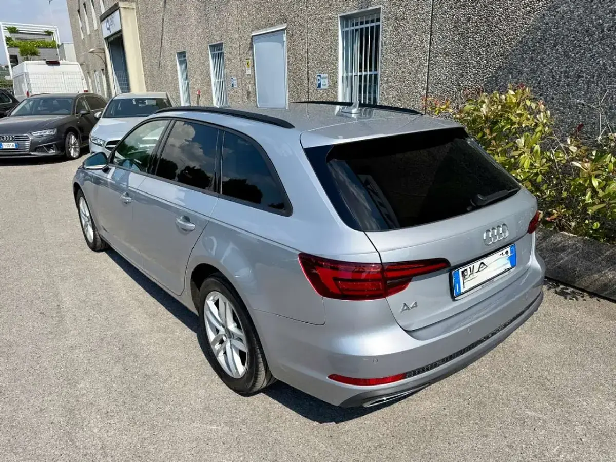Usata Audi A4 Business 150 CV (110 kW) 2019 Argento Station wagon