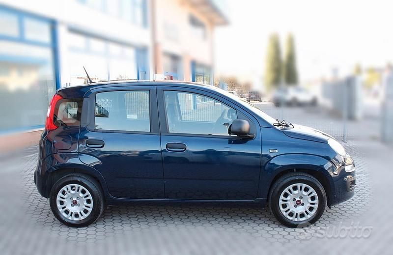 Usata Fiat Panda Easy 69 CV (50 kW) 2020 Blu Utilitaria