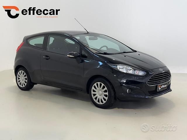 Usata Ford Fiesta Titanium 75 CV (55 kW) 2013 Nero Utilitaria