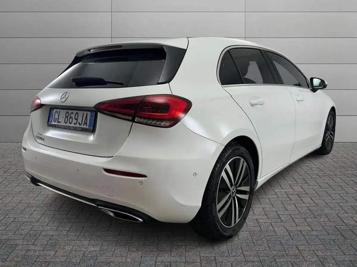 Usata Mercedes A180 116 CV (85 kW) 2022 Bianco Berlina