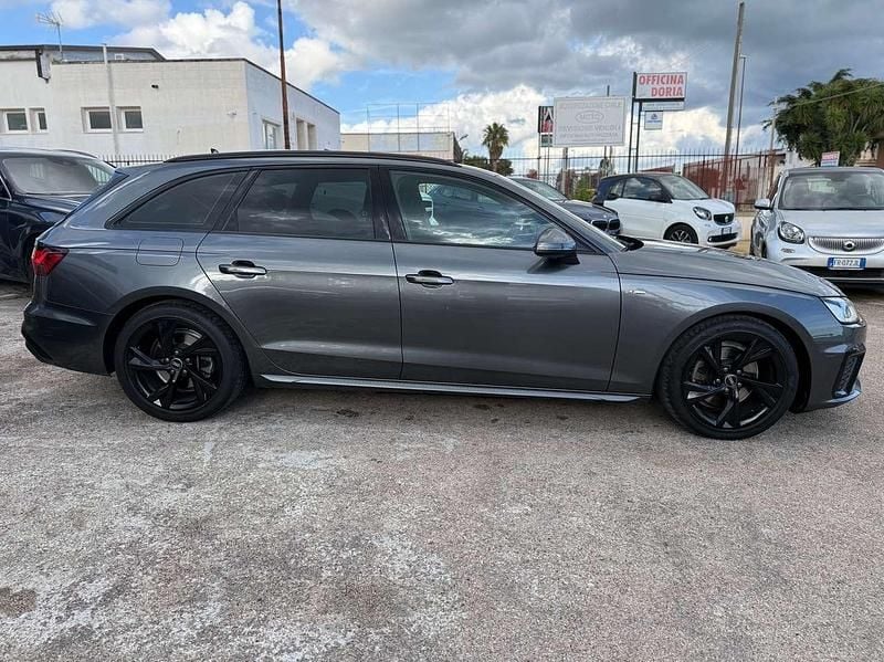 Käytetty Audi A4 S-Line 163 HP (119 kW) 2023 Harmaa Farmari
