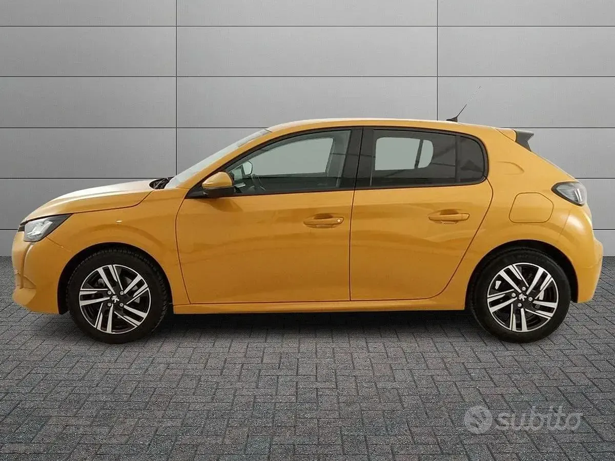 Usata Peugeot 208 Allure 101 CV (74 kW) 2021 Giallo Utilitaria