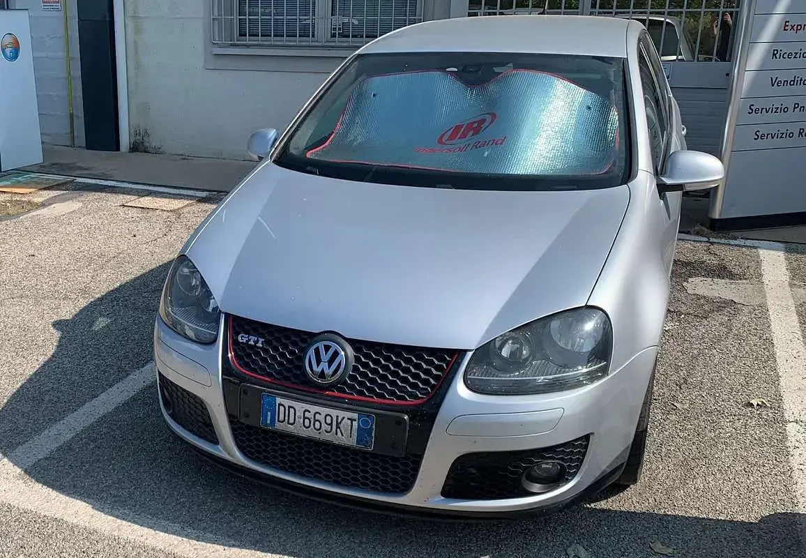 Usata VW Golf IV GTI 200 CV (147 kW) 2006 Berlina