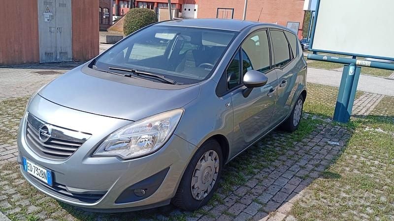Usata Opel Meriva 95 CV (69 kW) 2011 Grigio Monovolume