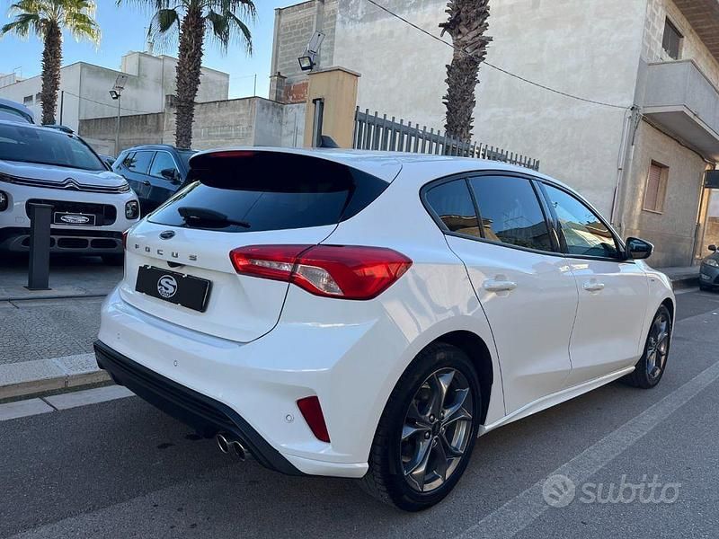 Usata Ford Focus ST-Line 120 CV (88 kW) 2021 Bianco Berlina