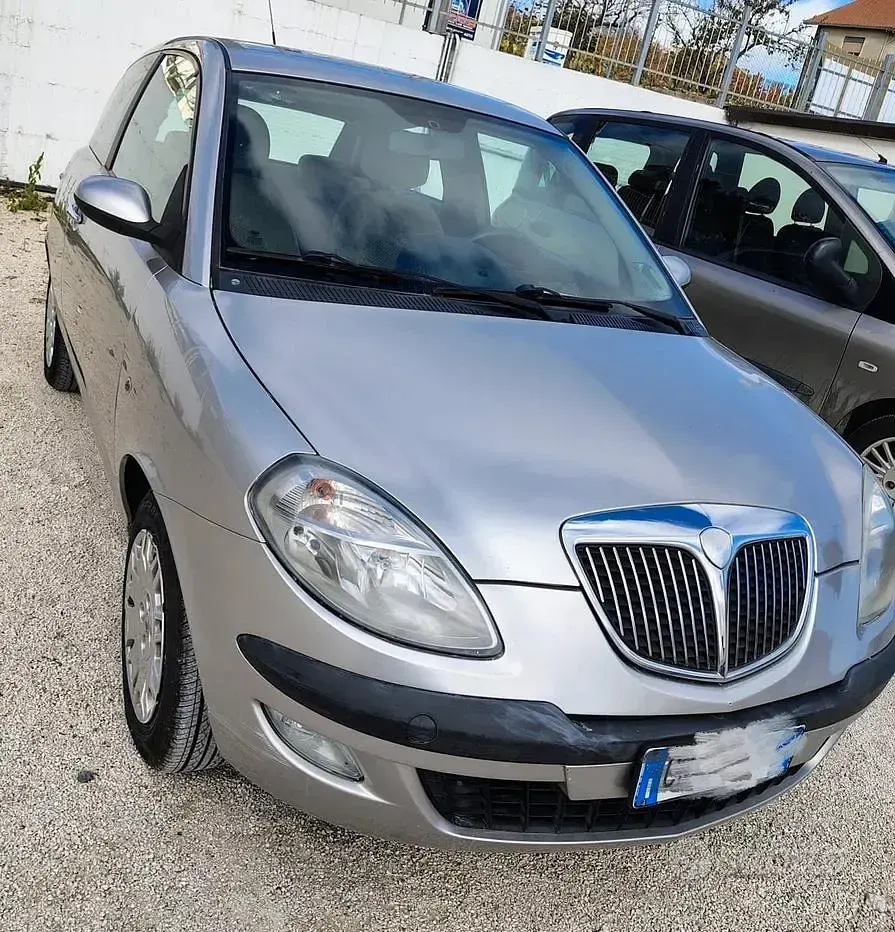 Usata Lancia Ypsilon 69 CV (50 kW) 2004 Utilitaria