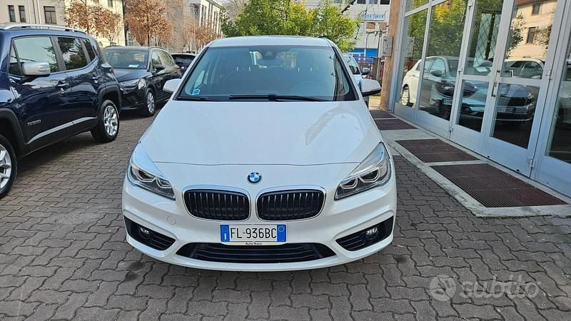 Usata BMW 218 Active Tourer Sport Line 150 CV (110 kW) 2017 Bianco Monovolume