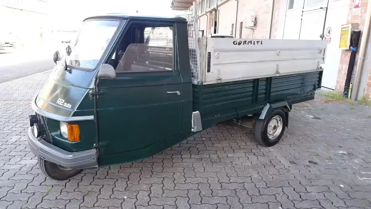 Usata Piaggio APE 14 CV (10 kW) 1998 Verde